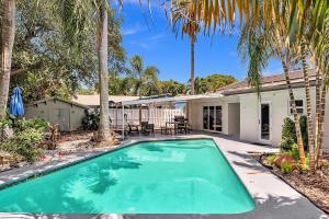 Oakland Park Oasis Heated Pool 4BR Retreat
