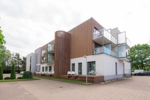Aisa Apartments II
