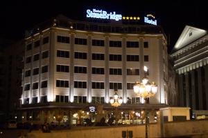 Stone Bridge Hotel