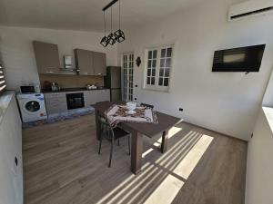 Isolarentalcar Apartment