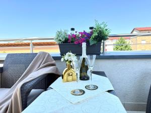 Local-Lux Penthouse - Free parking