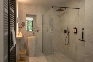 Luxury Suite for 2 – Woodz Lodges