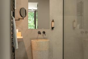 Luxury Suite for 2 – Woodz Lodges