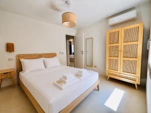Newly Renovated Apartment, Garden & 3 Parking Spots - Porto Cervo 7 min