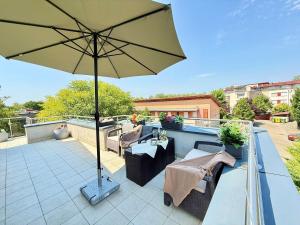 Local-Lux Penthouse - Free parking