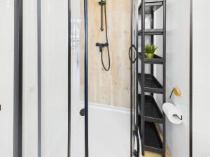Budget-Friendly Studio Apartments Praga by Noclegi Renters