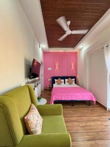 Blush - Tiny Studio - by BeauMonde Studio