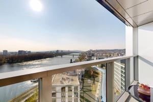 Eurovea Tower Executive Residence Danube View
