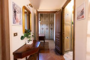 Trevi Heritage Loft, Modern and Roman Charm