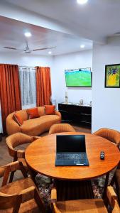 Casa Pacheco 2 - Modern 2BR 1 BA, Walk to Castle and Beach, Secure Parking Included