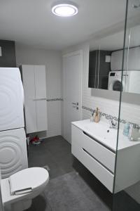 Luxury Duplex with Private Jacuzzi Free Parking