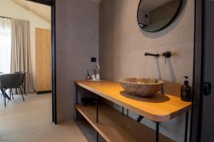 Olive Suite 401