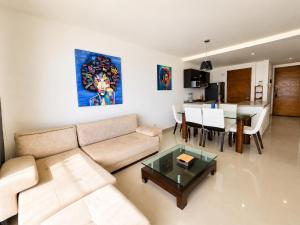 Oceanfront 2BR with Balcony near Walled City