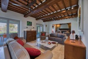 La Calcinaia Country House by Geco Vacation Rentals