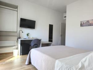 Rooms & Tours