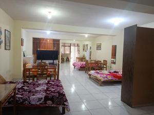 Entire House 2 Floors Free Airport Pickup