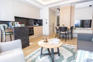 Elegant 1BR Bright Modern Living
