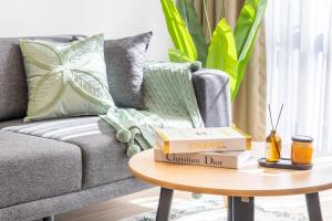 Elegant 1BR Bright Modern Living