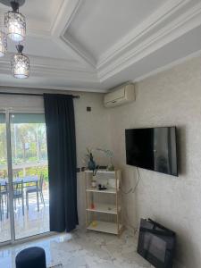 Apartment with pool