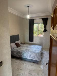 Apartment with pool