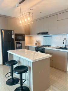 Hillcrest House with private elevator