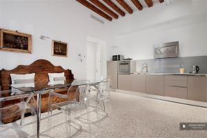 Stradivari apartments