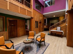 Cavi Rooms 205