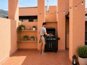 Penthouse Sea Views I Parking I Pool I BBQ I Beach
