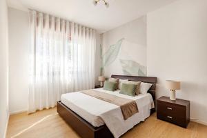 Apartment with balcony between Rome and the sea
