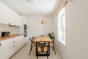 Mediterranean Townhouse - Old Town & Bačvice Beach