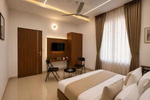 Hotel Amaltas Nayagaon Near PGI & PEC College