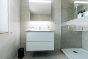 Grand Host Central Suite 2 -130 sqm Free Parking & near Congress Centre