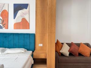 Dreamscape Studio with Balcony