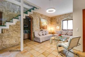 Villa Vincenzos by Villa Plus