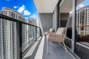 Stunning Condo - City Views - Gym & Rooftop Pool