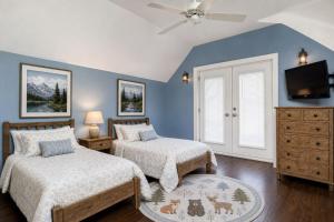 WHITE PINE HOUSE