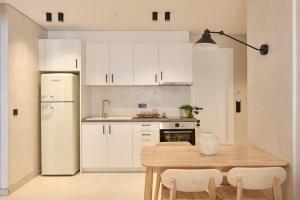 Acropolis 2BD Apartment by Lumen Living