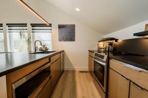 NEW Cozy Carriage House in Congress Park 1Bd 1Ba