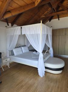 Suite in front of the sea