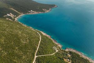 Zukovica Retreat Private Seafront