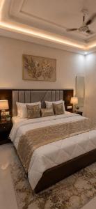 Hotel Prime Grand Residency by Rd Hotels #Most Premium Hotel in vrindavan #Lift #Parking #Fully Ac