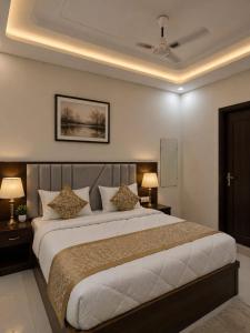 Hotel Prime Grand Residency by Rd Hotels #Most Premium Hotel in vrindavan #Lift #Parking #Fully Ac