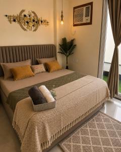 1BHK - Golf Course RD-Metro
