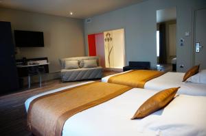 Hotels LOGIS Hotel de Bourgogne - Macon : photos des chambres