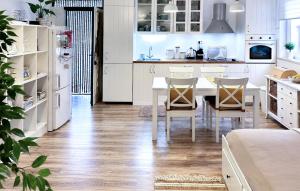 1 Bedroom Beautiful Apartment In Bibinje
