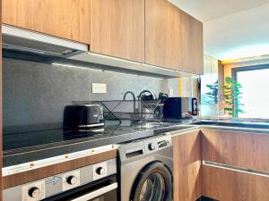 Modern Stay at Triple Tower - Beach Walk