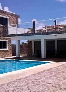 Codominio 32 Personas con Piscina y Plant Electrica