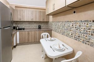 Elegant Moroccan Apartment Parking Near Shops, Restaurants & Beach