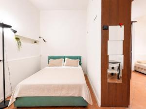 Loft in the Heart of Naples -Privacy -Wifi-Metro-