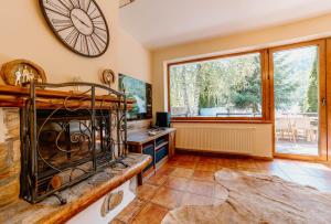 Iris Chalet